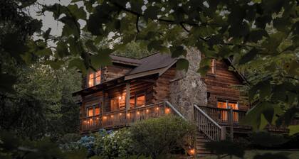 Shenandoah Log Cabin *Hot Tub* *Indoor Fireplace*