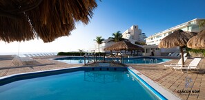 BBQ/picnic Area - Brisas Beachfront Penthouses (Cancun)