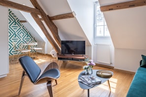 Superior Suite, Ensuite (Millésime) | Lounge - Break & Brut (Nogent-le-Roi)