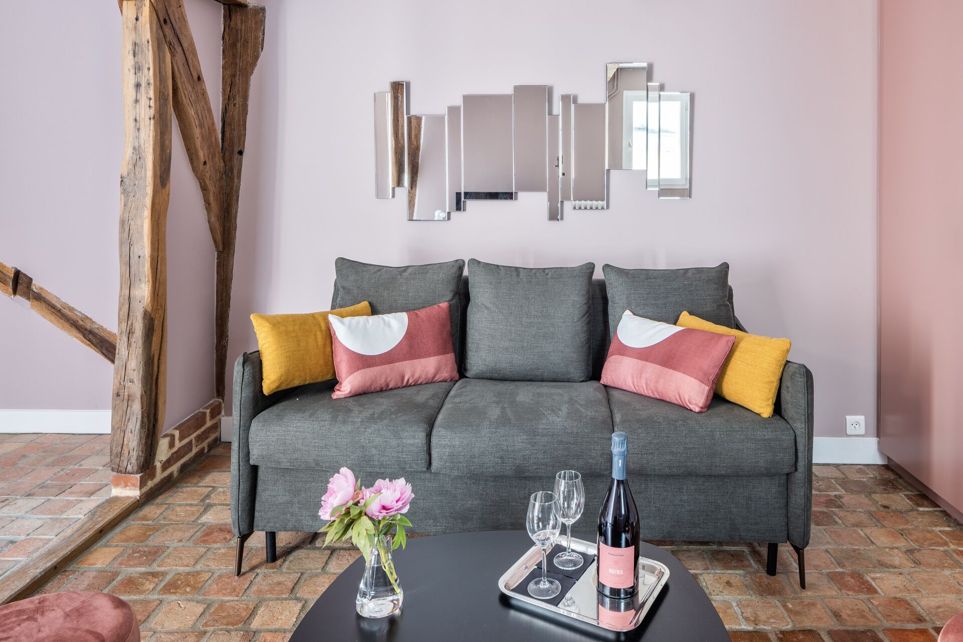 Deluxe Suite, Ensuite, Courtyard View (Rosé de Saignée) | Lounge