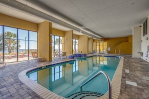 Piscina interna, piscina externa