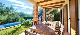 Villa Rustika with a swimming pool and beautiful Seaview