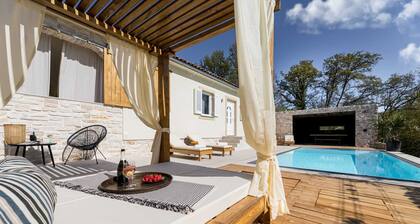 Villa Luna with heated swimming pool & E-bikes