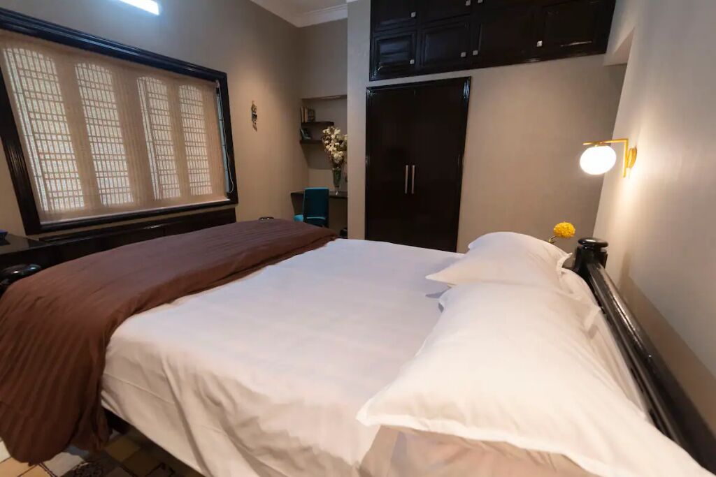 1 غرفة نوم وخزنة داخل الغرفة وواي فاي مجانًا وملاءات أسرّة