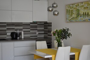 Fridge, oven, stovetop, dishwasher - Apartment Vapor - Two Bedroom Apartment with Balcony (Dubrovnik)