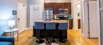 Contemporary King Bed Condo Downtown Grand Rapids