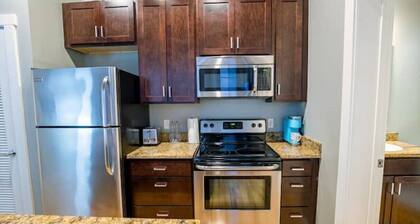 Contemporary King Bed Condo Downtown Grand Rapids