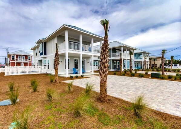 House, 4 Bedrooms | Exterior