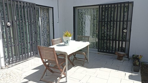 Cozy n'est in small land at the foot of Lake Dziani