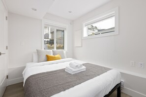 Apartemen Premium | 1 kamar tidur, seprai premium, dan didekorasi berbeda-beda