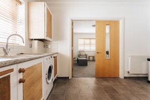 Interior - Spacious 2 bedroom flat near beach and town centre (Bournemouth)