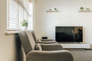 Interior - Spacious 2 bedroom flat near beach and town centre (Bournemouth)