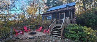 Cozy Pet Friendly Mountain Log Cabin in the Smokies with Deck and fire pit.