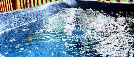 Bañera de hidromasaje exterior