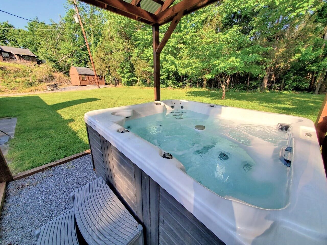 Outdoor spa tub