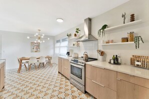 Fridge, microwave, oven, stovetop - Ping Pong • Arcade Games • Family Fun • Safe Area! (Wichita)