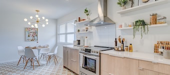 ⭐️Chic 5BR Home Family/Pet Friendly W/ Fenced Yard