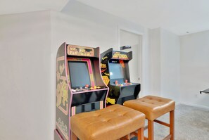 Game room - Ping Pong • Arcade Games • Family Fun • Safe Area! (Wichita)