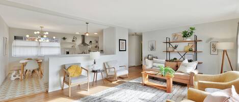 Smart TV, table tennis