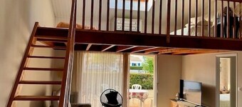 5-minute walk from the beach, quiet villa with garden. Home sweet home!