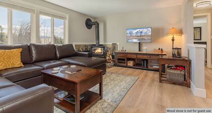 Gros Ventre B7: Newly remodeled, pristine condo in Teton Village