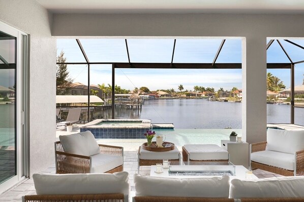 Outdoor pool, an infinity pool