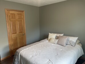 4 bedrooms, free WiFi, bed sheets