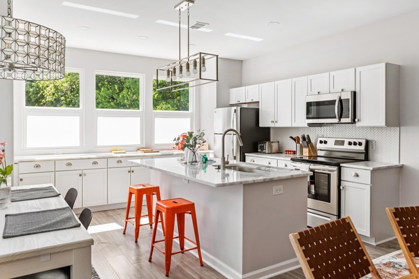 Refrigerador, microondas, horno, placa de cocina