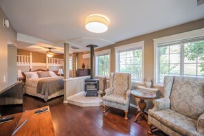 Interior - Munson Mountain Estates (Penticton)