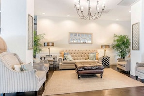 テレビ、テレビゲーム、DVD プレーヤー、卓球台