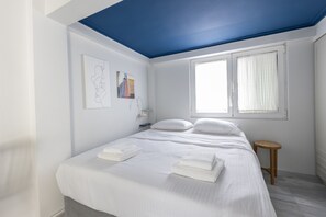 Iron/ironing board, free WiFi