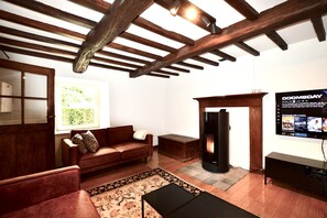 TV connectée, console de jeux vidéo, livres