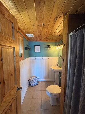 Dusche, Handtücher, Seife, Shampoo