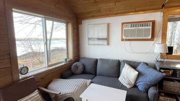 Smart TV, fireplace, stereo