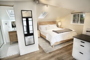 1 bedroom, desk, free WiFi, bed sheets