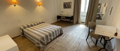 1 chambre, bureau, accĂšs au Wi-Fi (inclus), literie fournie