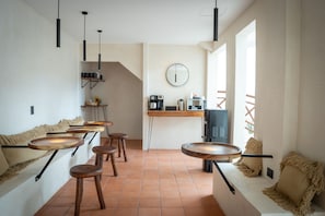 Coin salon dans le hall