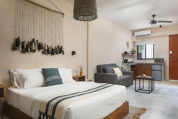 Superior Studio | Free WiFi, bed sheets