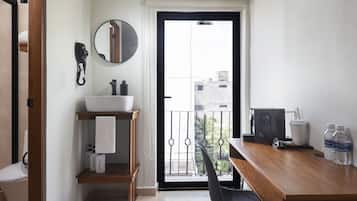 Habitación superior, 1 cama Queen size, vista a la ciudad | Wifi gratis y ropa de cama
