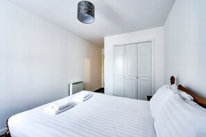 2 Schlafzimmer, Bügeleisen/Bügelbrett, Internetzugang, Bettwäsche