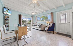 Smart TV - Key Colony Home with Dock and Cabana Club Access- Pets Welcomed (Key colony beach)