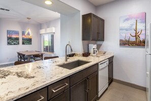 Fridge, microwave, stovetop, coffee/tea maker - Club Wyndham Rancho Vistoso Resort - 3 Bedroom (Oro Valley)