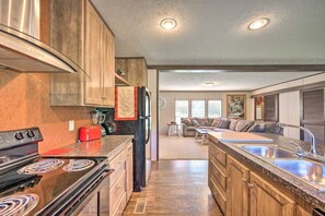 Refrigerador, microondas, horno, placa de cocina