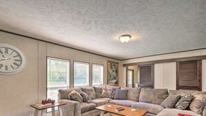 Smart TV, reproductor de DVD, libros y videoteca 