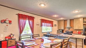 Dining - VERY NICE Home, Horse Pasture, ATV Parking (Muse)