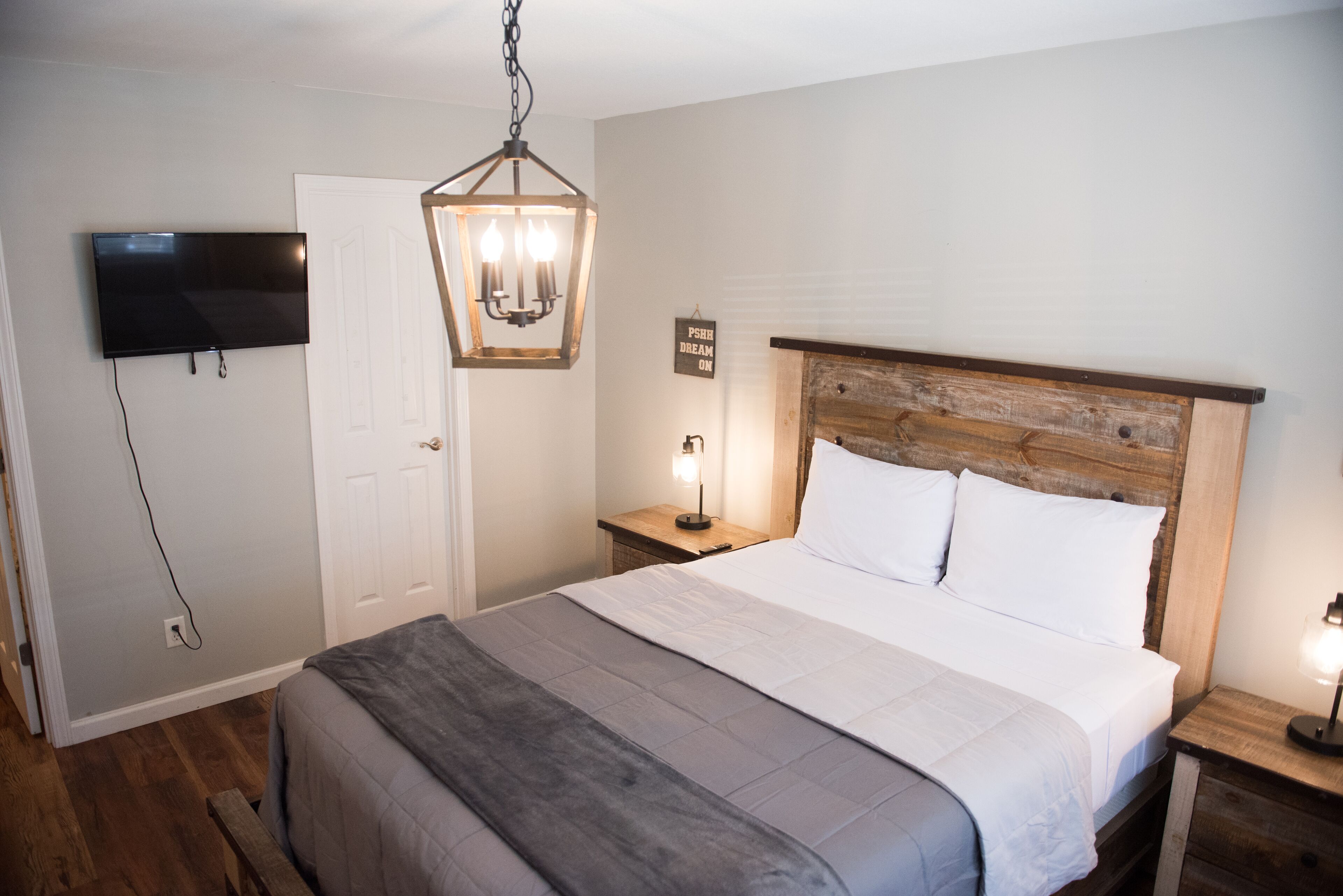 2 habitaciones, tabla de planchar con plancha y wifi gratis 