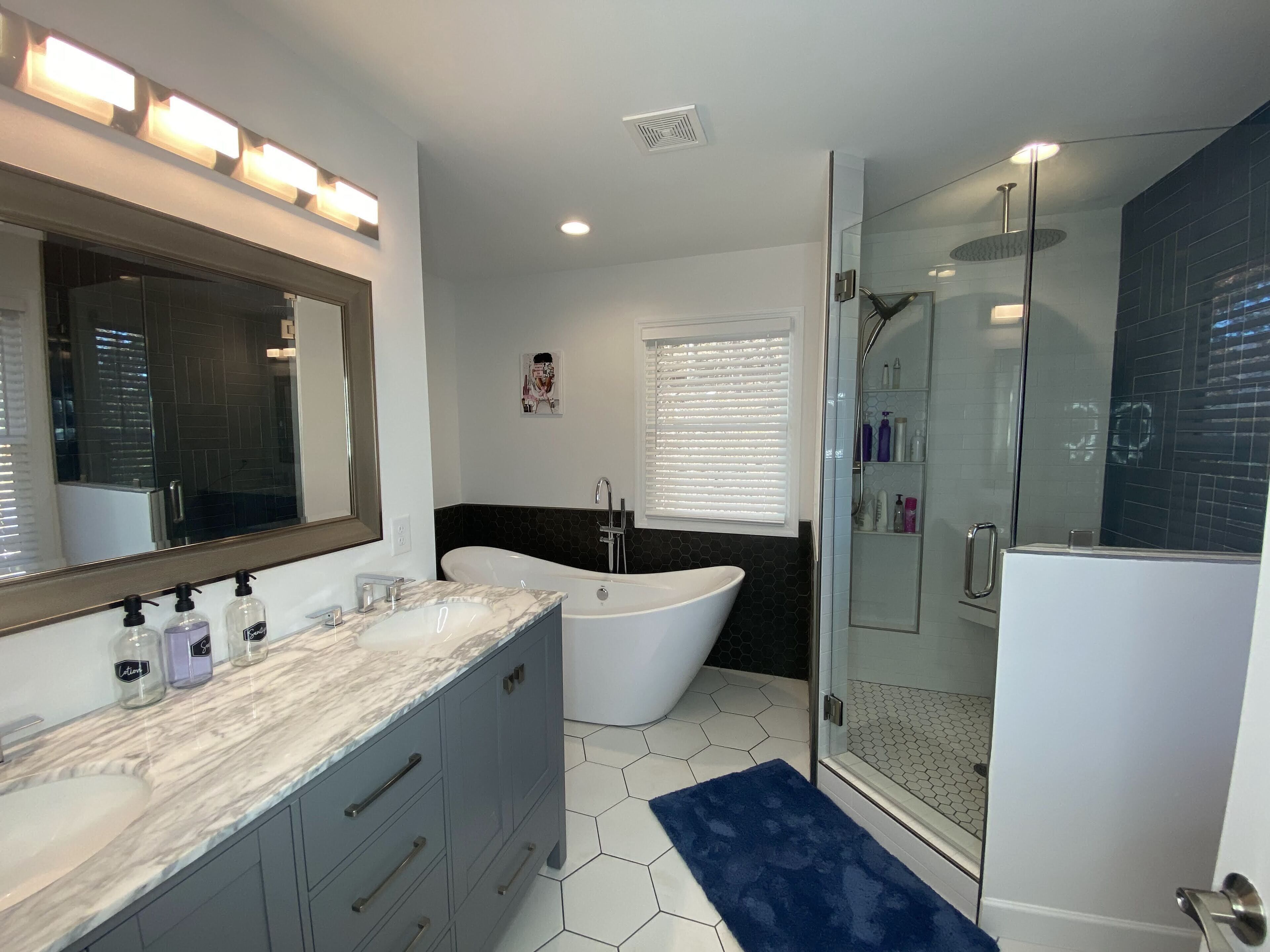 New! MNT House with Lake Views and EV charger
