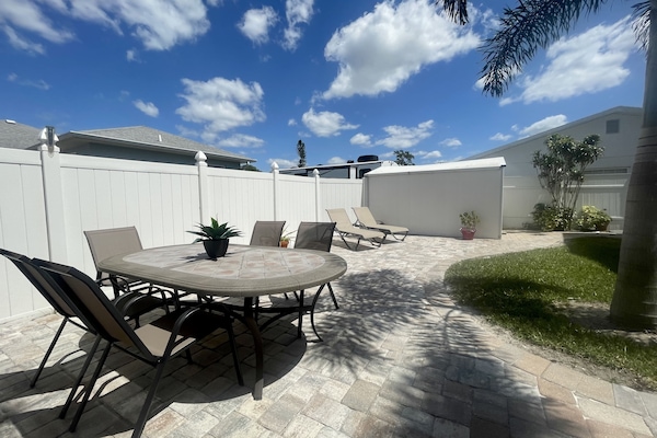Shared lounge area in back of house