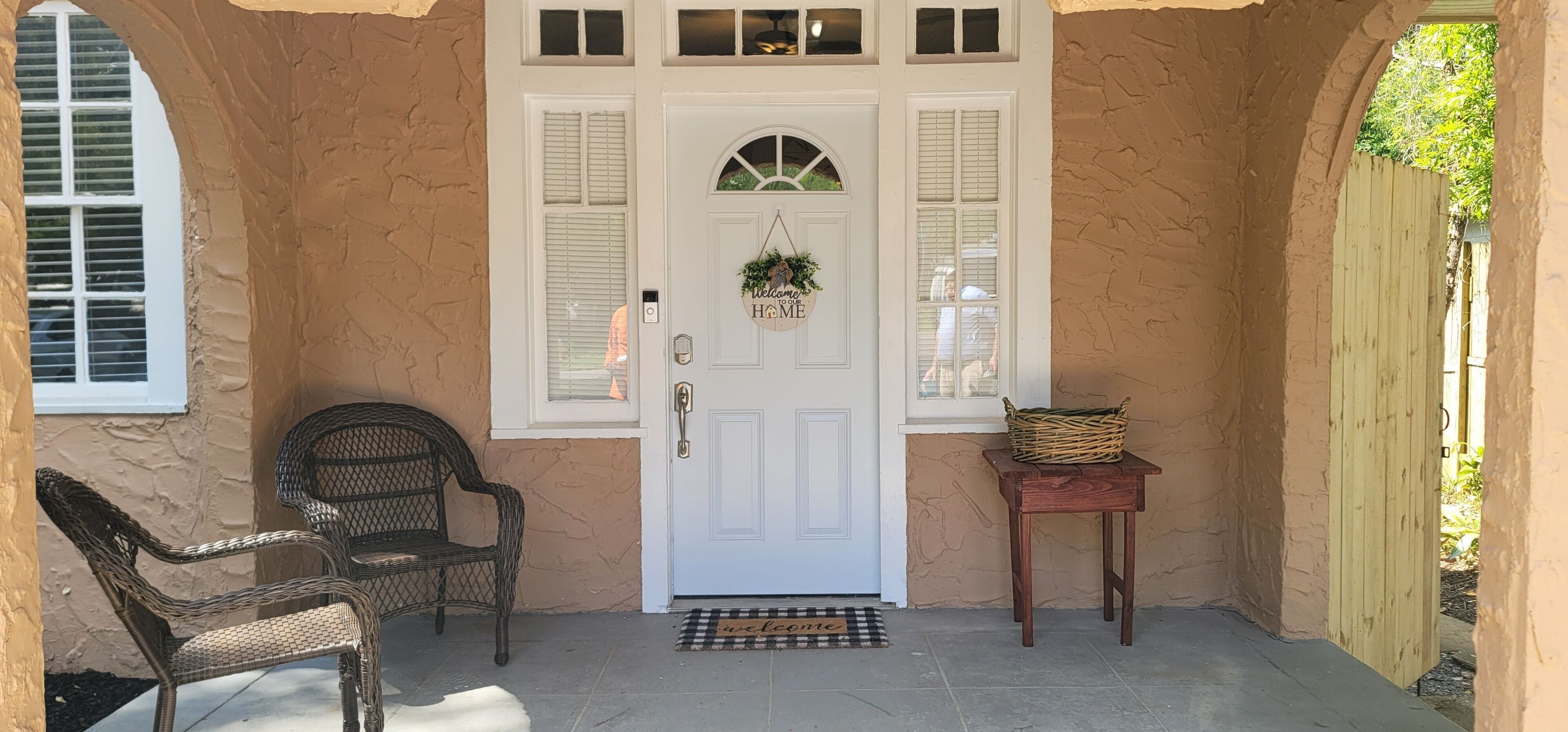 Classy Cloverdale Duplex - 2 King Rooms & More!