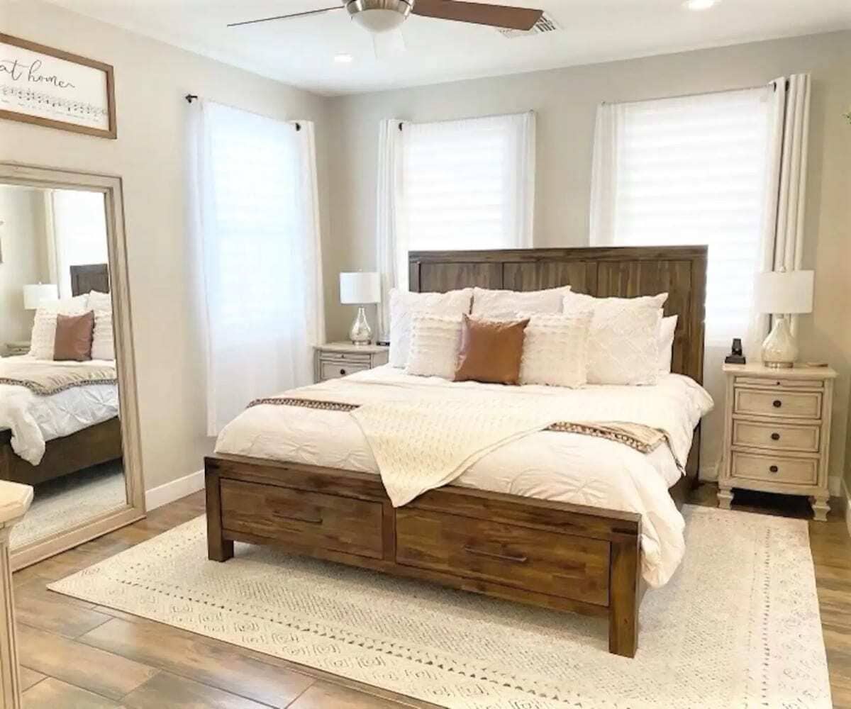 2 bedrooms, travel crib, WiFi, bed sheets